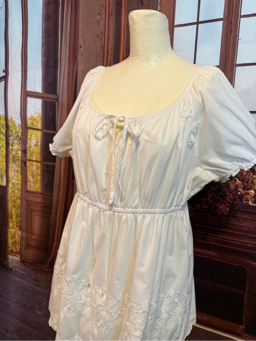 White Milk Maid Top Scallop Hem Embroidered Peasant Dress Top XL Cotton Boho